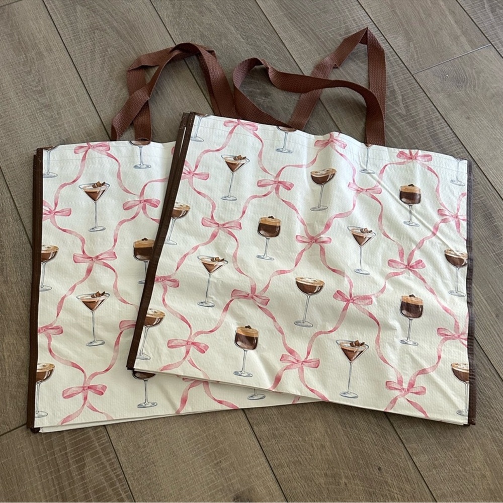 Homegoods TJMaxx Marshalls Espresso Martini Pink Bow Print Bags Set of 2 NWOT
